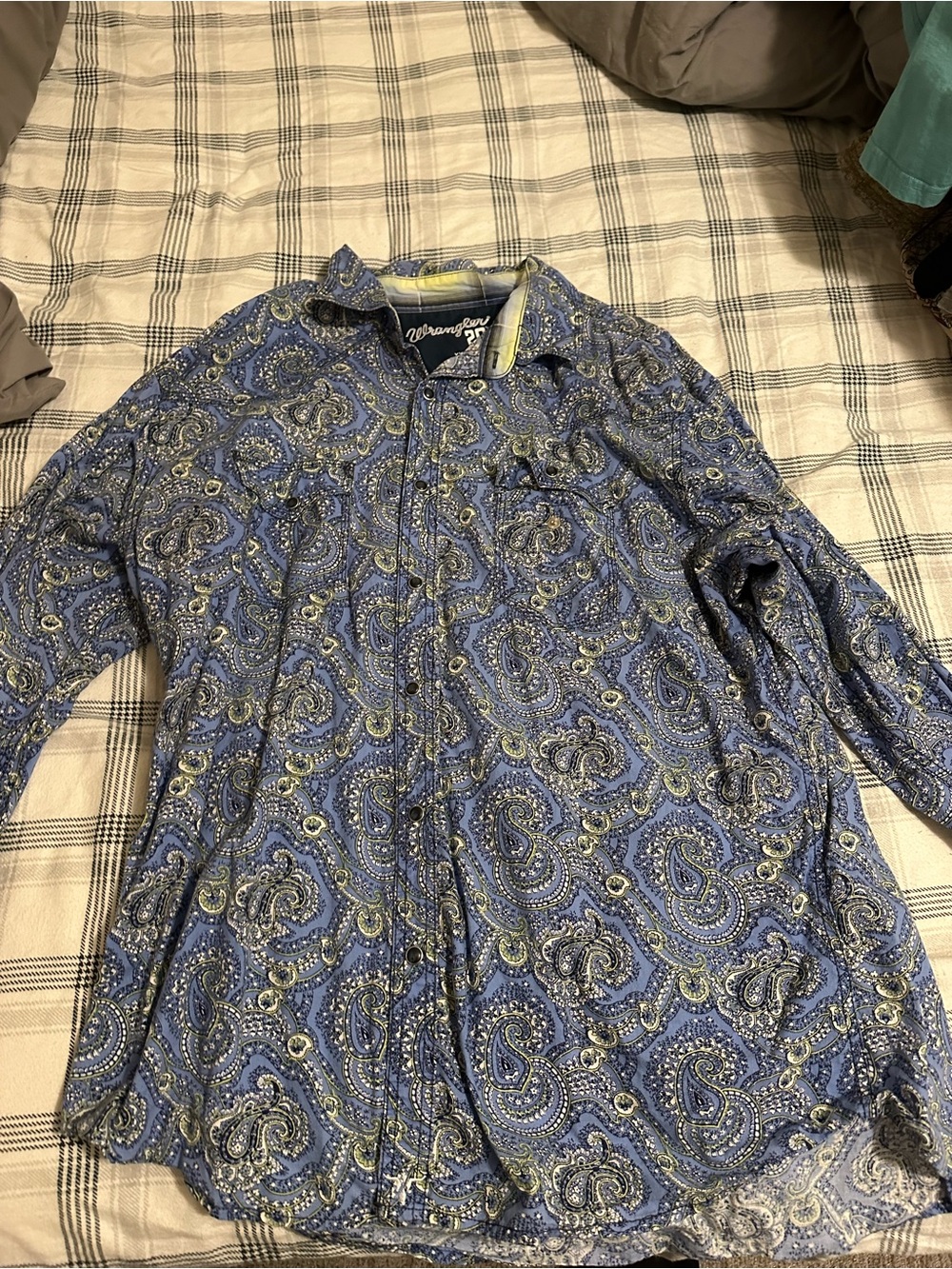 Wrangler Blue Paisley Button-Down Shirt with Subtle Green Accents